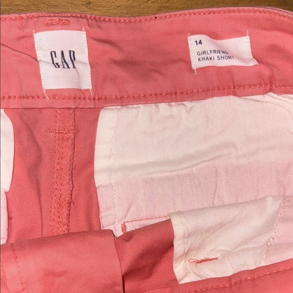 Woman’s Gap chino shorts. Size 14 - Picture 4 of 6